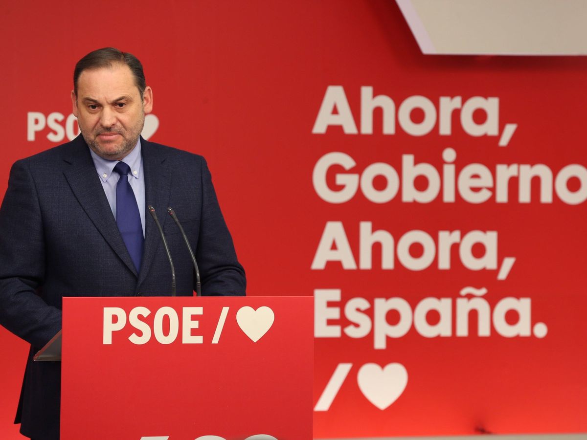 Foto: José Luis Ábalos, secretario de Organización del PSOE, este 19 de noviembre en Ferraz. (EFE)