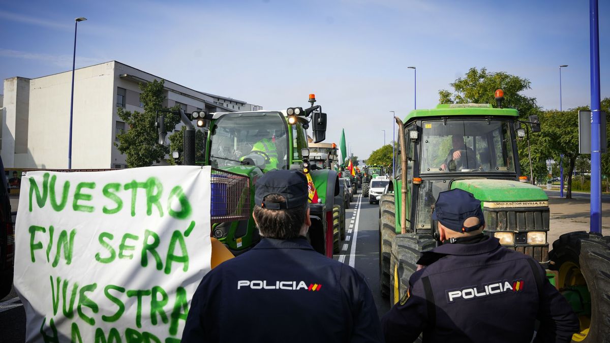 Las protestas de los agricultores en Andalucía provoca cortes en las carreteras por tercer día