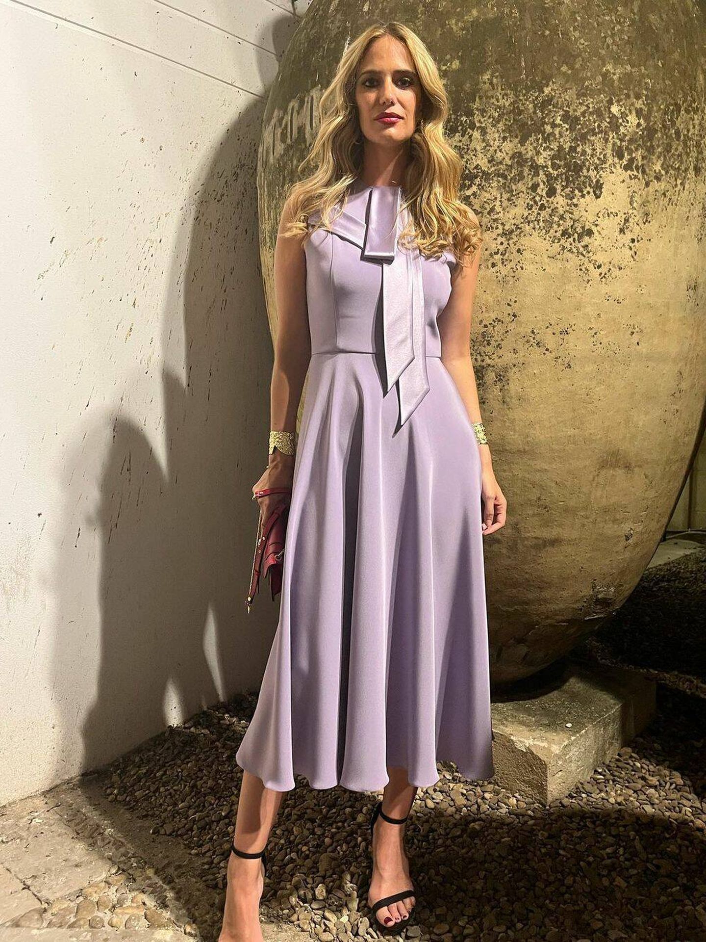 La modelo, con un vestido de Antonio García. (Instagram/@antoniogarciaestudio)