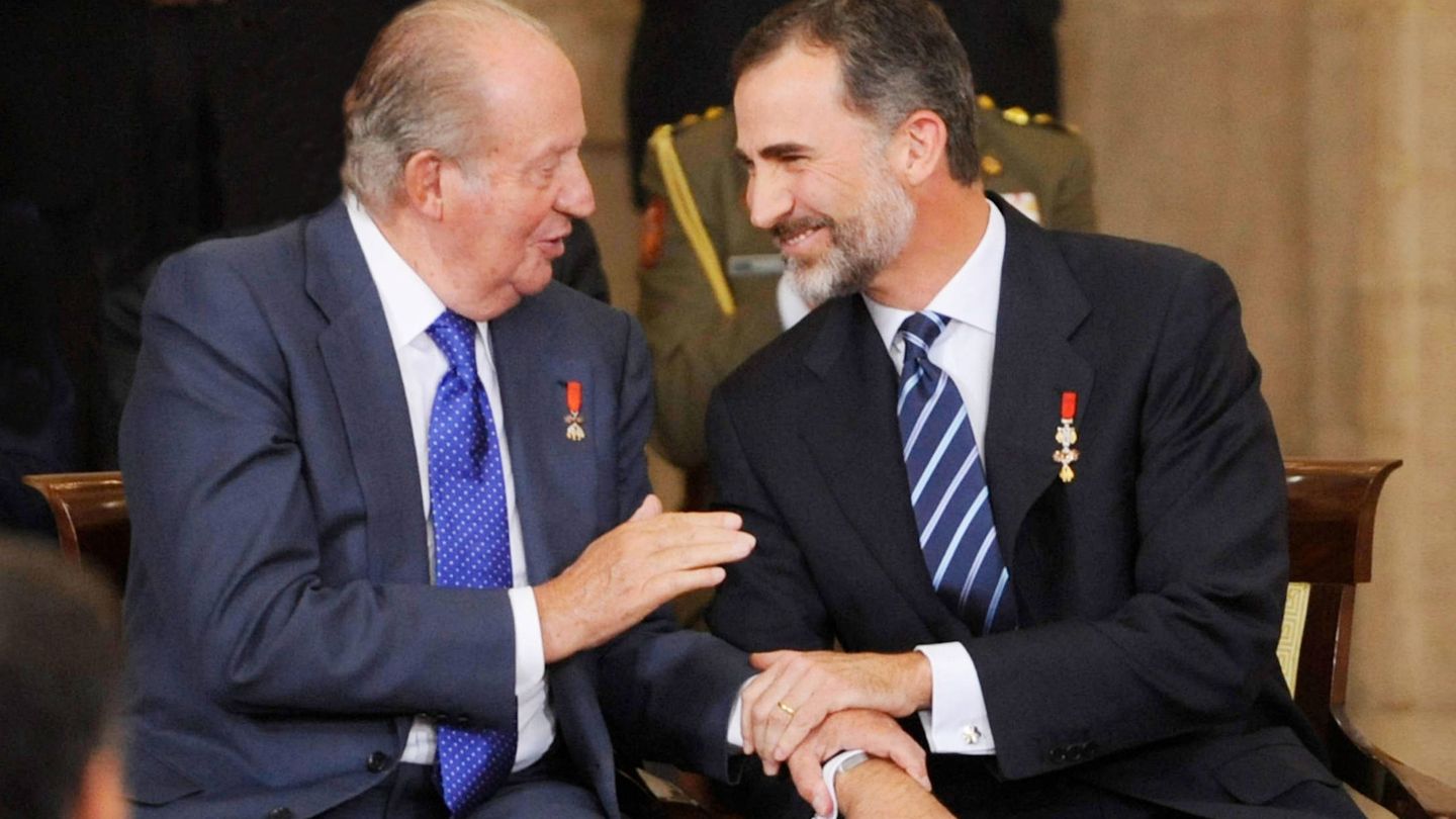 Felipe VI con su padre, el rey Juan Carlos I. (Getty)