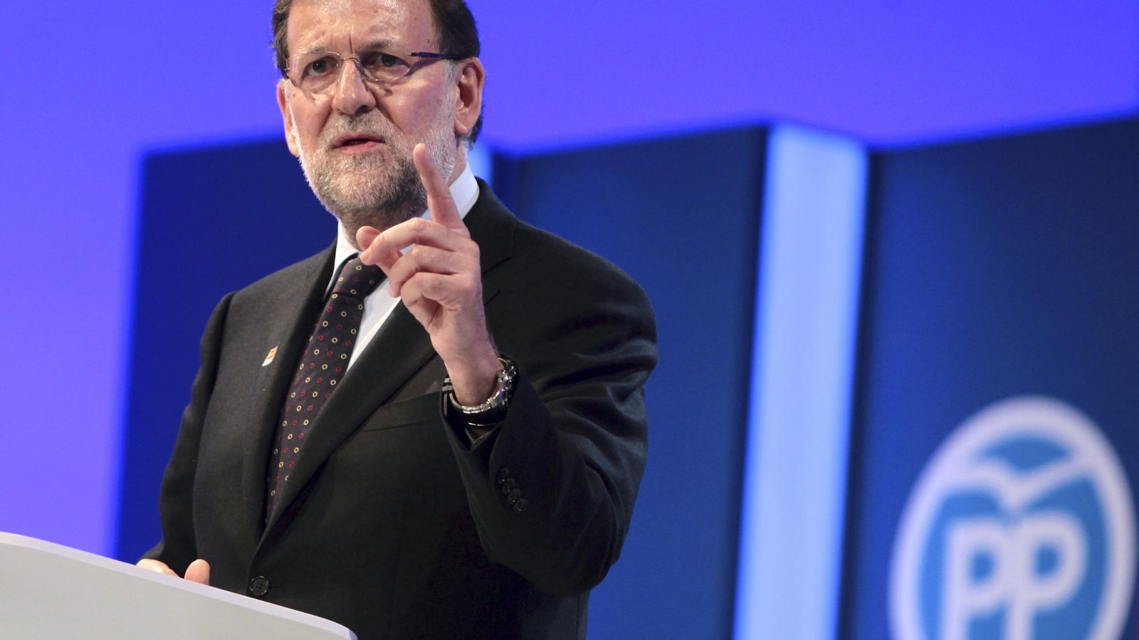 Foto: El presidente del Gobierno y candidato del PP a la reelección, Mariano Rajoy, durante su intervención en el mitin central de su campaña en Aragón. (Efe) 