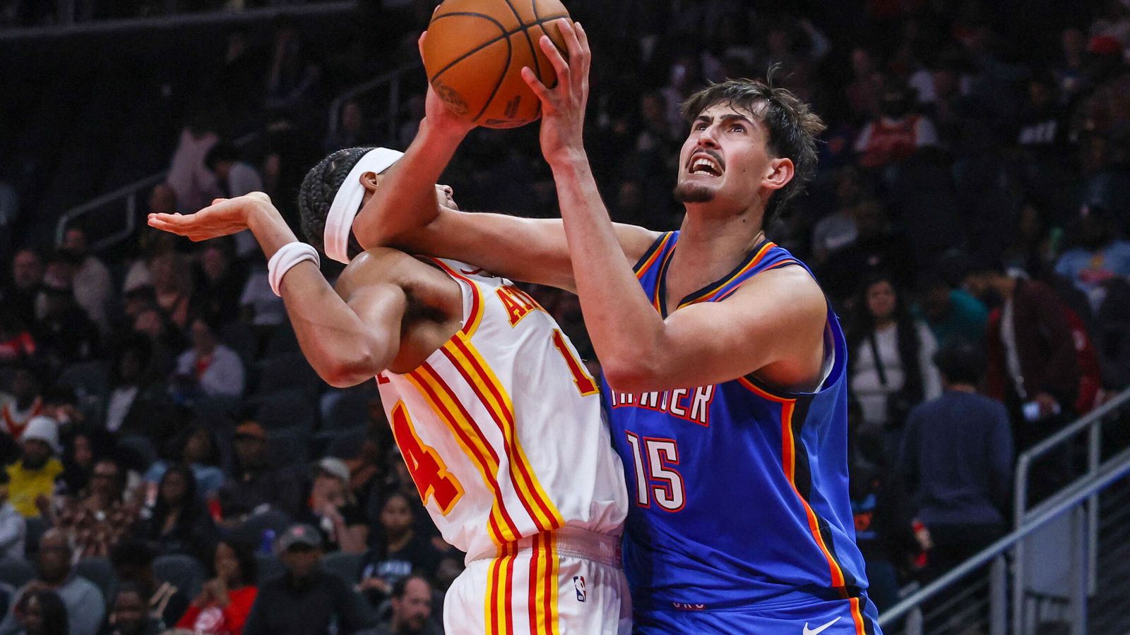 Aday Mara debuta a lo grande en la NBA y opaca a Wembanyama