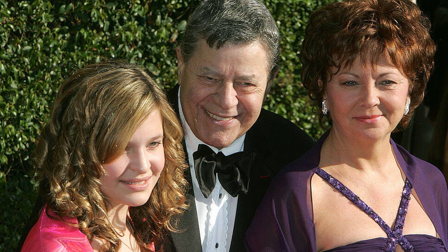 El actor con su segunda mujer y la hija de ambos. (Getty)