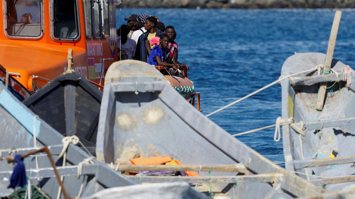 El año arranca con la llegada de unos 350 migrantes a Canarias en 5 embarcaciones