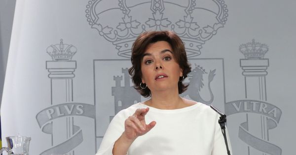 Foto: La vicepresidenta del Gobierno, Soraya Sáenz de Santamaría, tras un Consejo de Ministros. (EFE)