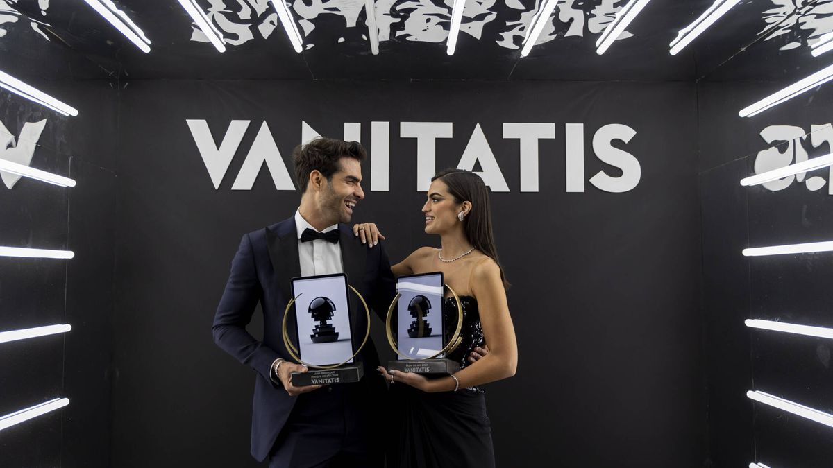 Las lágrimas de Marta Lozano y su amiga Teresa Andrés Gozalvo en los Premios Vanitatis 