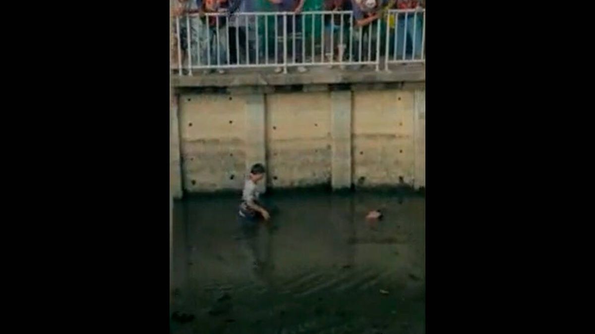El extraño caso del cuerpo flotando en un canal de Tailandia