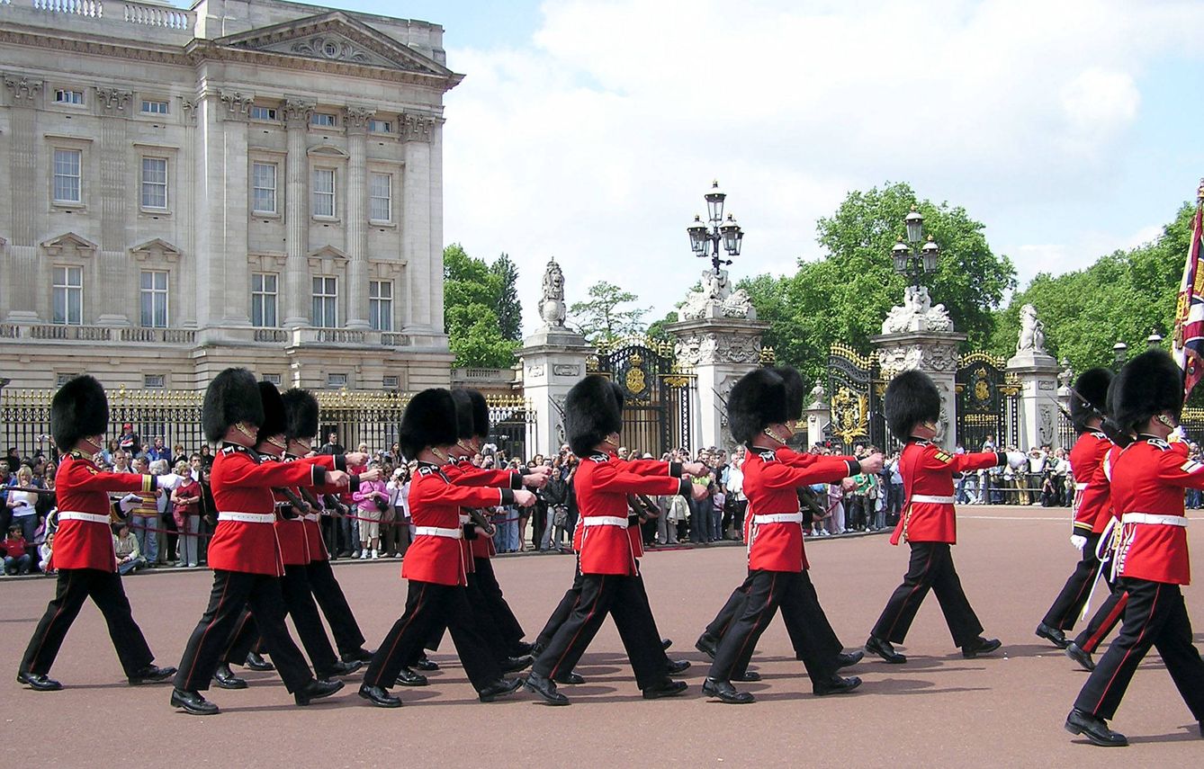 Cambio de guardia frente al Buckingham Palace (CC)