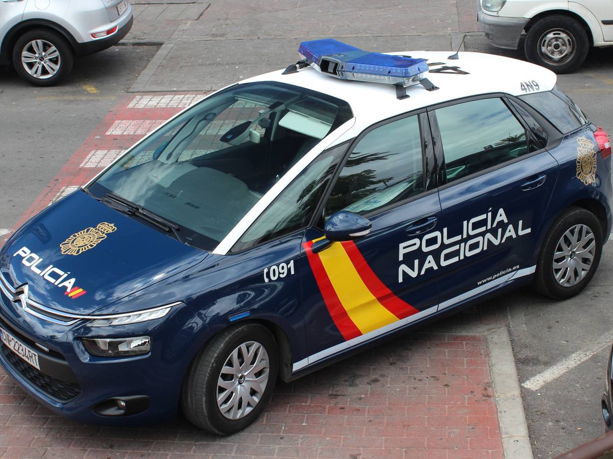 Foto: Coche de Policía Nacional. (Wikimedia Commons)