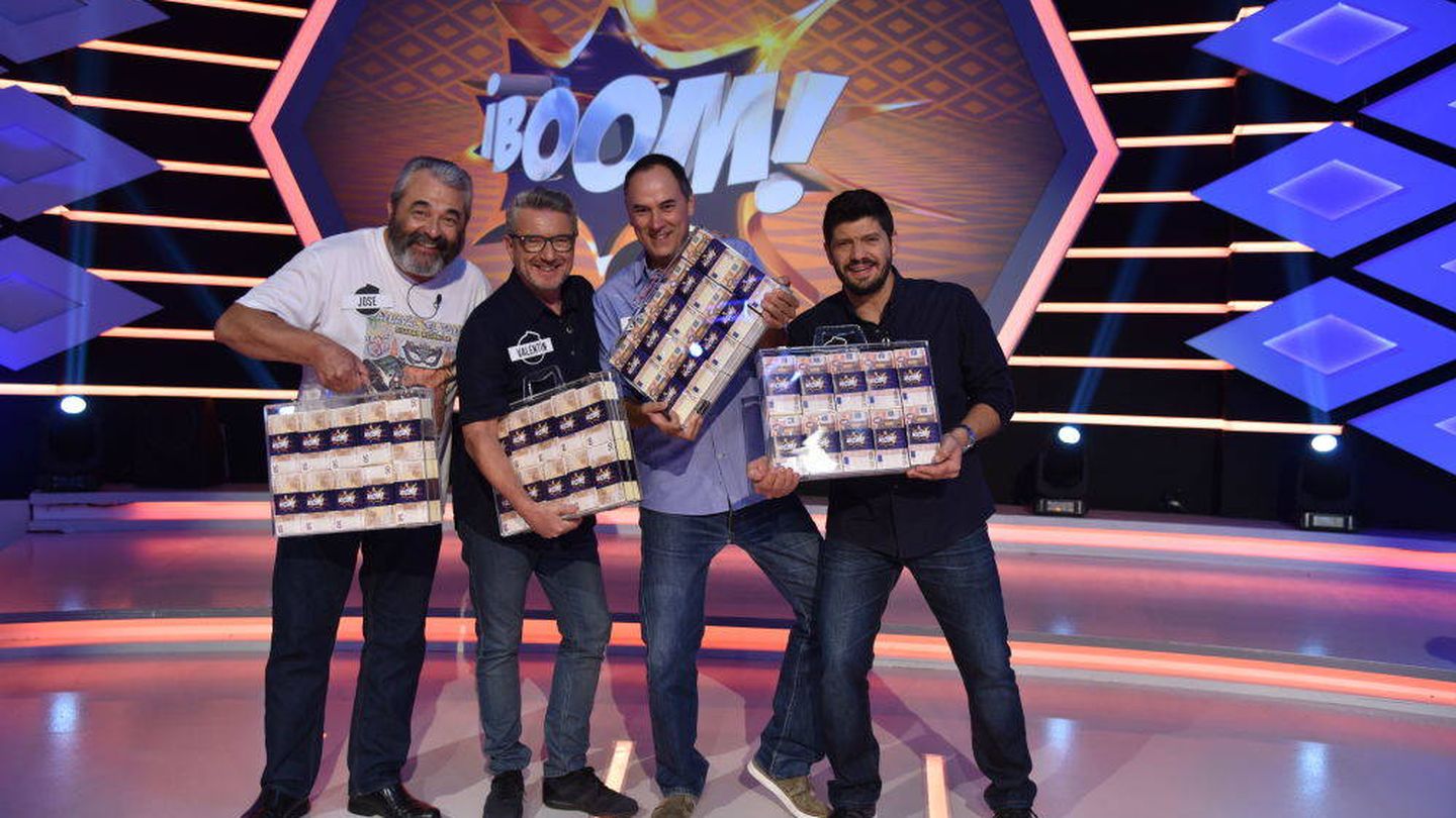 Los Lobos recogiendo parte de su premio en '¡Boom!'. (Antena 3)