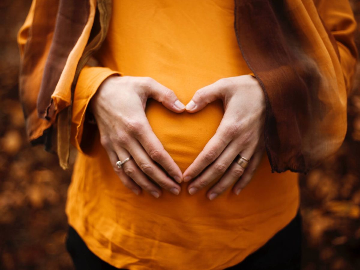 Foto: Muchas mujeres anuncian su embarazo después de las 12 semanas. (Alicia Petresc para Unsplash)