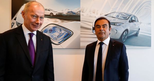 Foto: Carlos Goshn, ex presidente y CEO de Renault, y Thierry Bolloré, ex COO y ahora CEO en funciones de Renault. (Reuters)