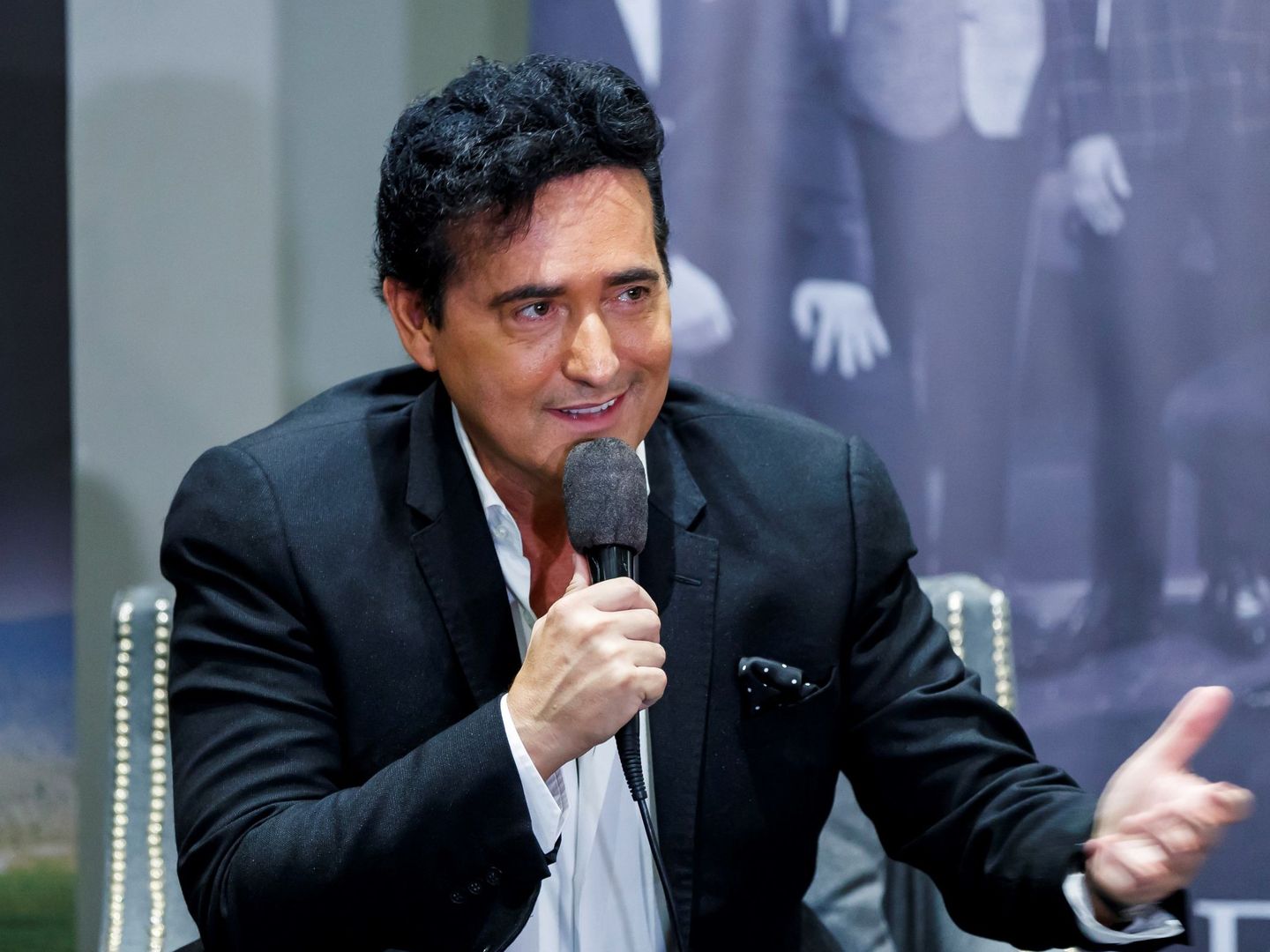 Carlos Marín, integrante de Il Divo, en una rueda de prensa celebrada en Ciudad de México. (EFE/José Méndez)