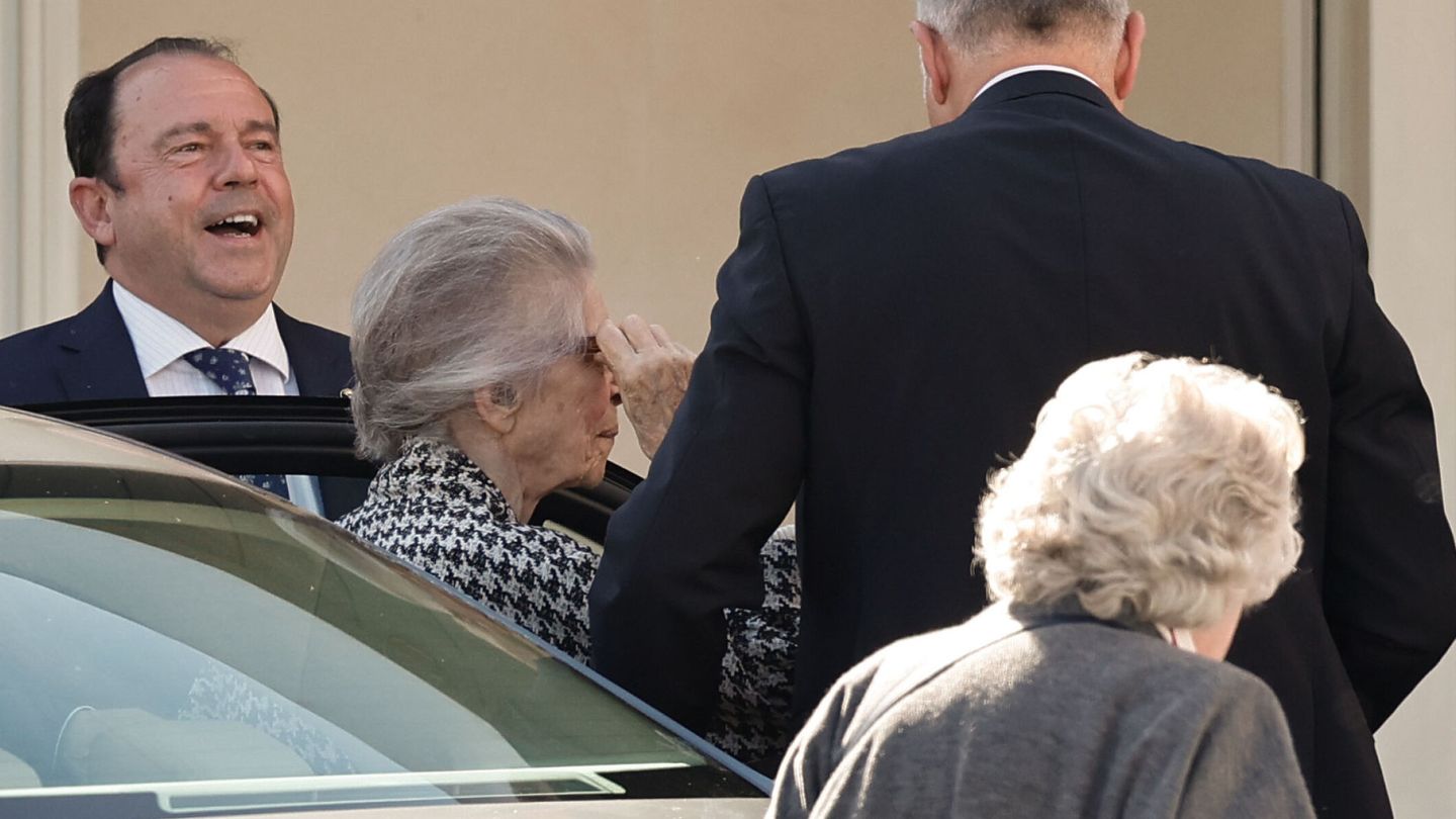 Irene de Grecia,hermana de la reina Sofía, visita este viernes a la reina emérita. (EFE/ Sergio Pérez) 