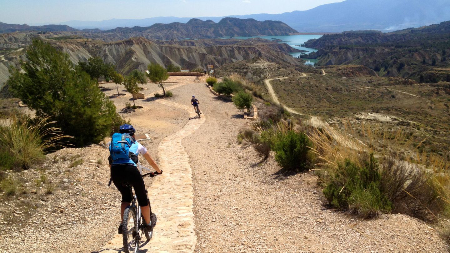 En Sierra Espuña hay rutas tanto de BBT como de bici de carretera. (Foto: Turismo Región de Murcia)