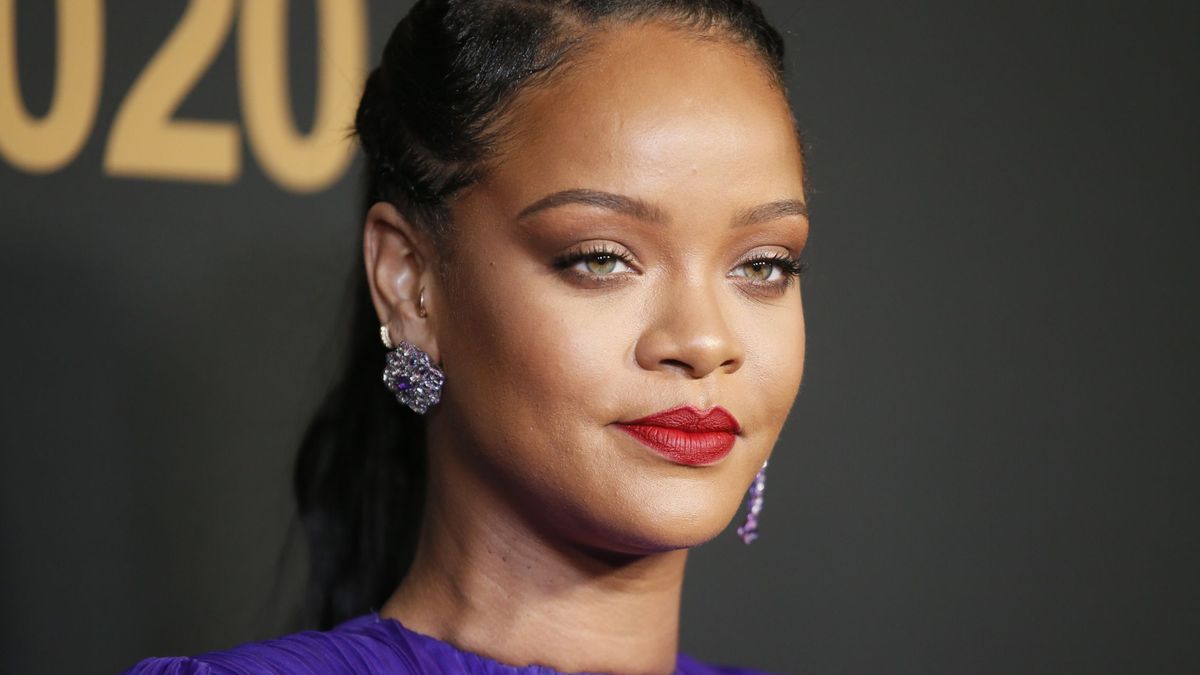 Rihanna ya es madre tras un parto secreto y con felicitación de Chris Brown