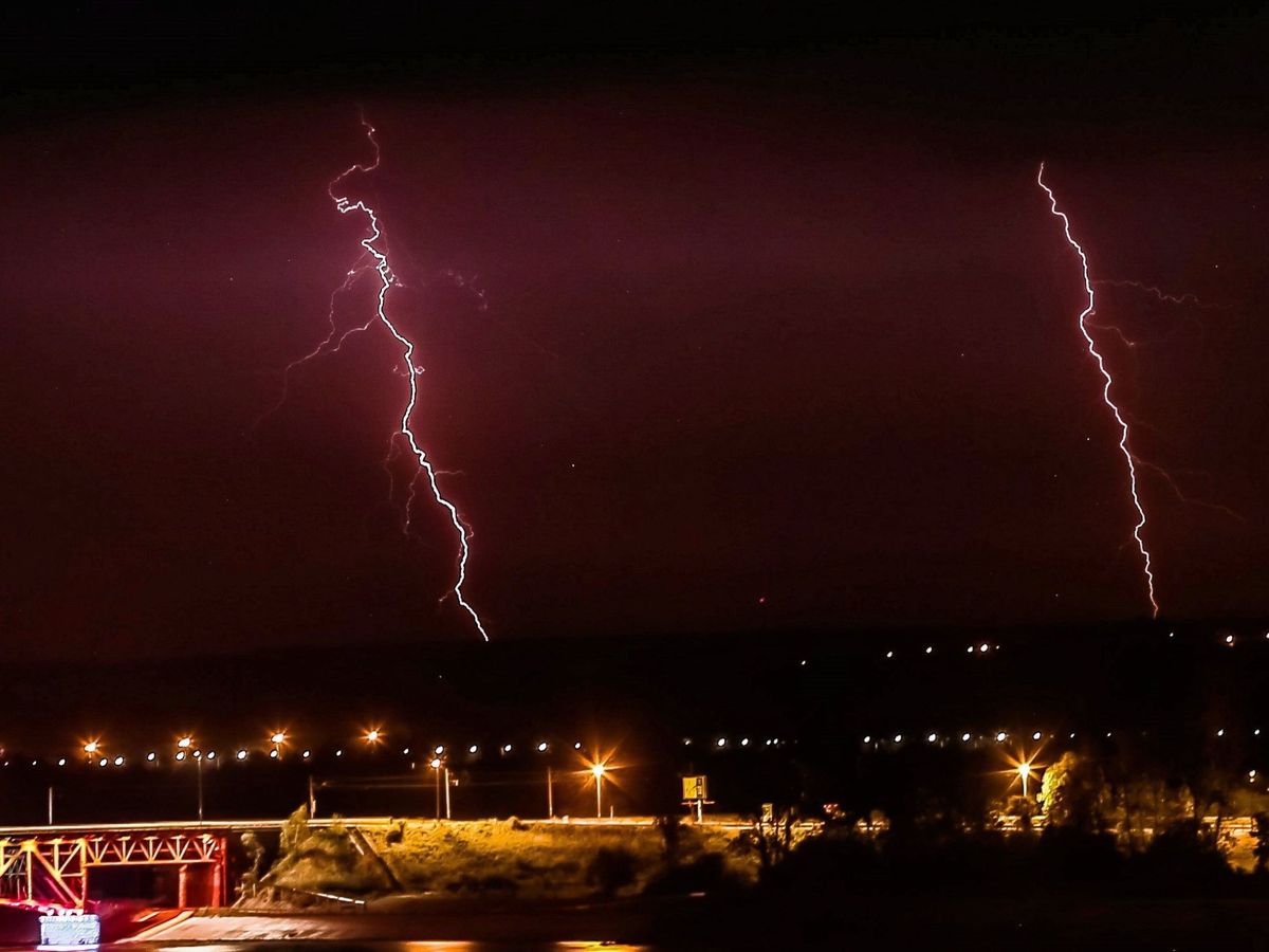 Foto: Unos relámpagos durante una tormenta. Foto: EFE Piotr Augustyn
