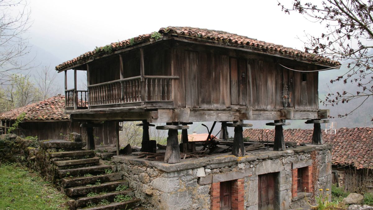 ¿Adiós a los hórreos? El "disparate" del IBI amenaza a la joya arquitectónica asturiana