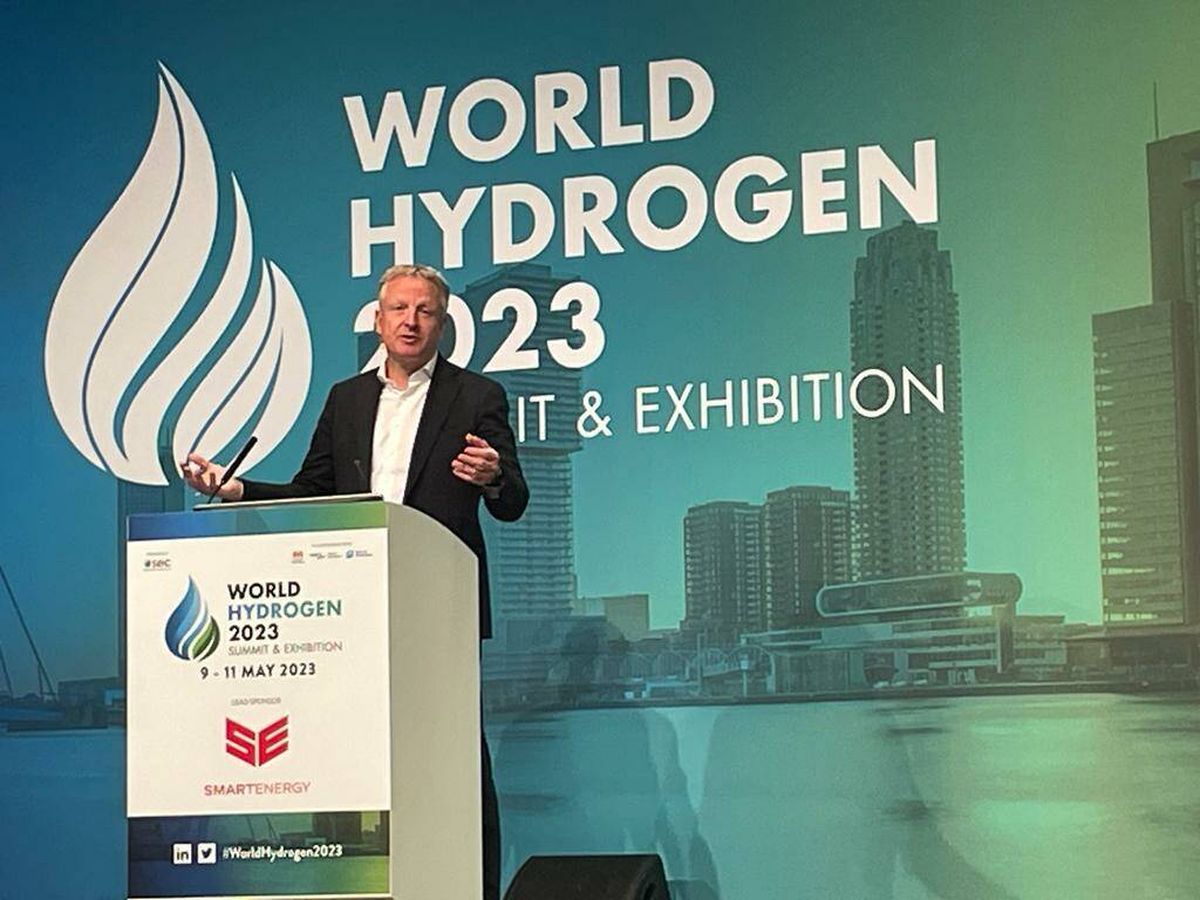 Foto: El CEO de Cepsa, Maarten Wetselaar, en la World Hydrogen 2023 Summit & Exhibition en Róterdam.