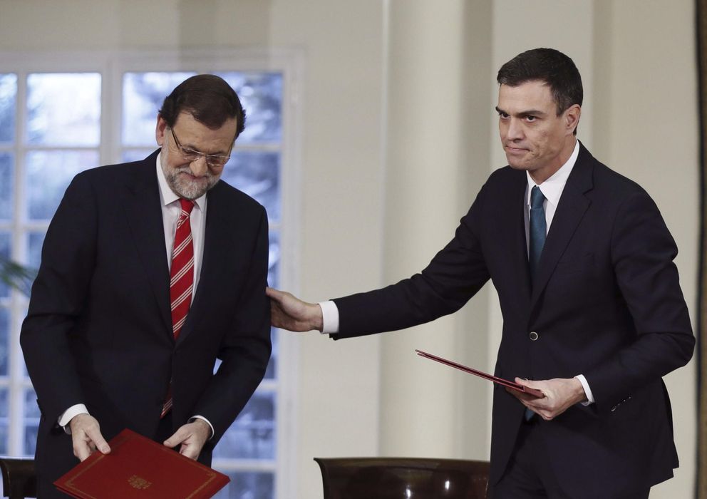 Foto: Mariano Rajoy junto a Pedro Sánchez (EFE)