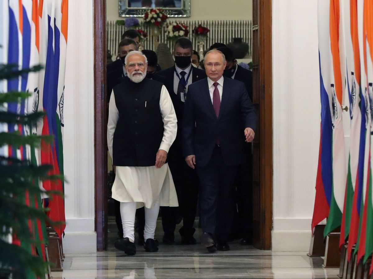 Foto: El primer ministro indio, Narendra Modi, junto al presidente ruso, Vladímir Putin. (EFE/Mikhael Klimentyev)