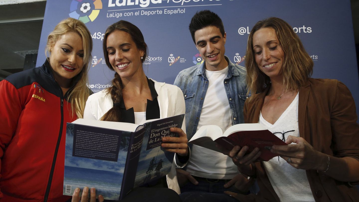 Ona Carbonell, Gemma Mengual, Joel González y Lidia Valentín, durante el acto de presentación de LaLiga4Sports, patrocinado por La Liga y el CSD. (EFE)