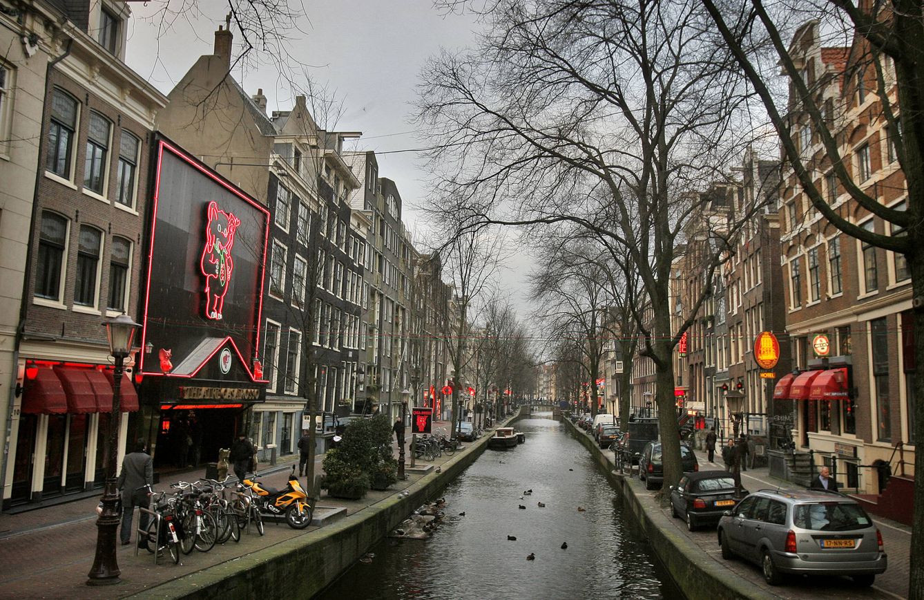Imagen del barrio rojo de Ámsterdam, en Holanda. (Reuters) 