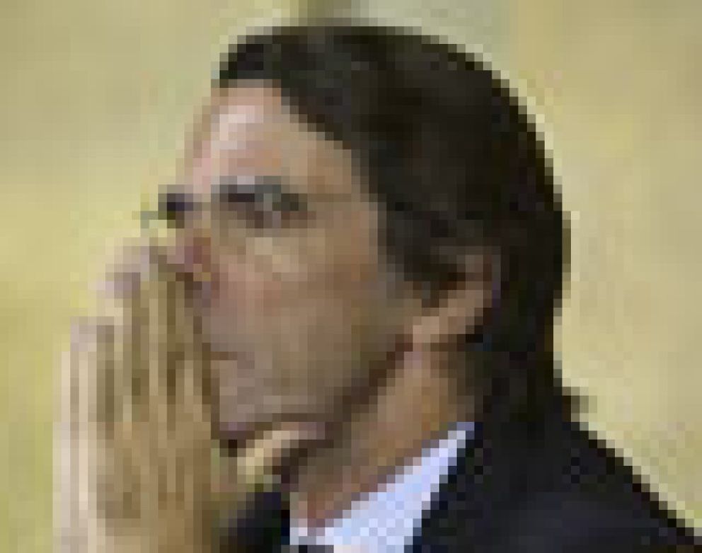 Foto: El clamoroso silencio de Aznar y Cascos