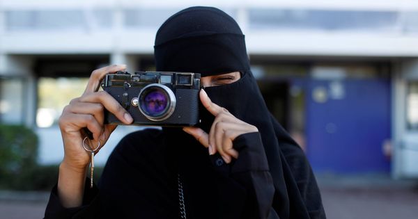 Foto: Una activista con 'niqab', en Dinamarca. (Reuters)