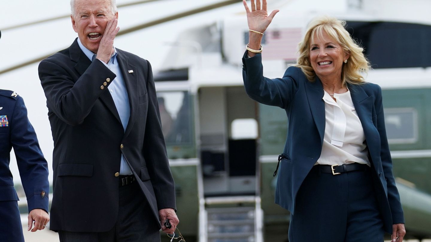 Joe y Jill Biden, rumbo a Europa. (Reuters)