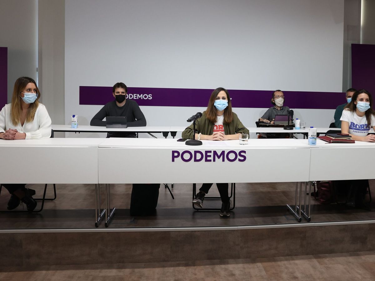 Foto: La secretaria general de Podemos, Ione Belarra (c), junto a una parte de la dirección del partido. (EFE/Kiko Huesca)