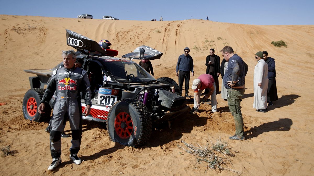 Caos en Audi o cuando la tecnología y los millones se quedan en un agujero del Dakar