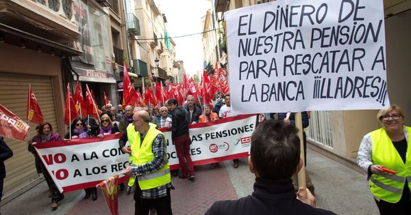 Foto: Protestas en defensa del sistema público de pensiones en Castellón. (EFE)