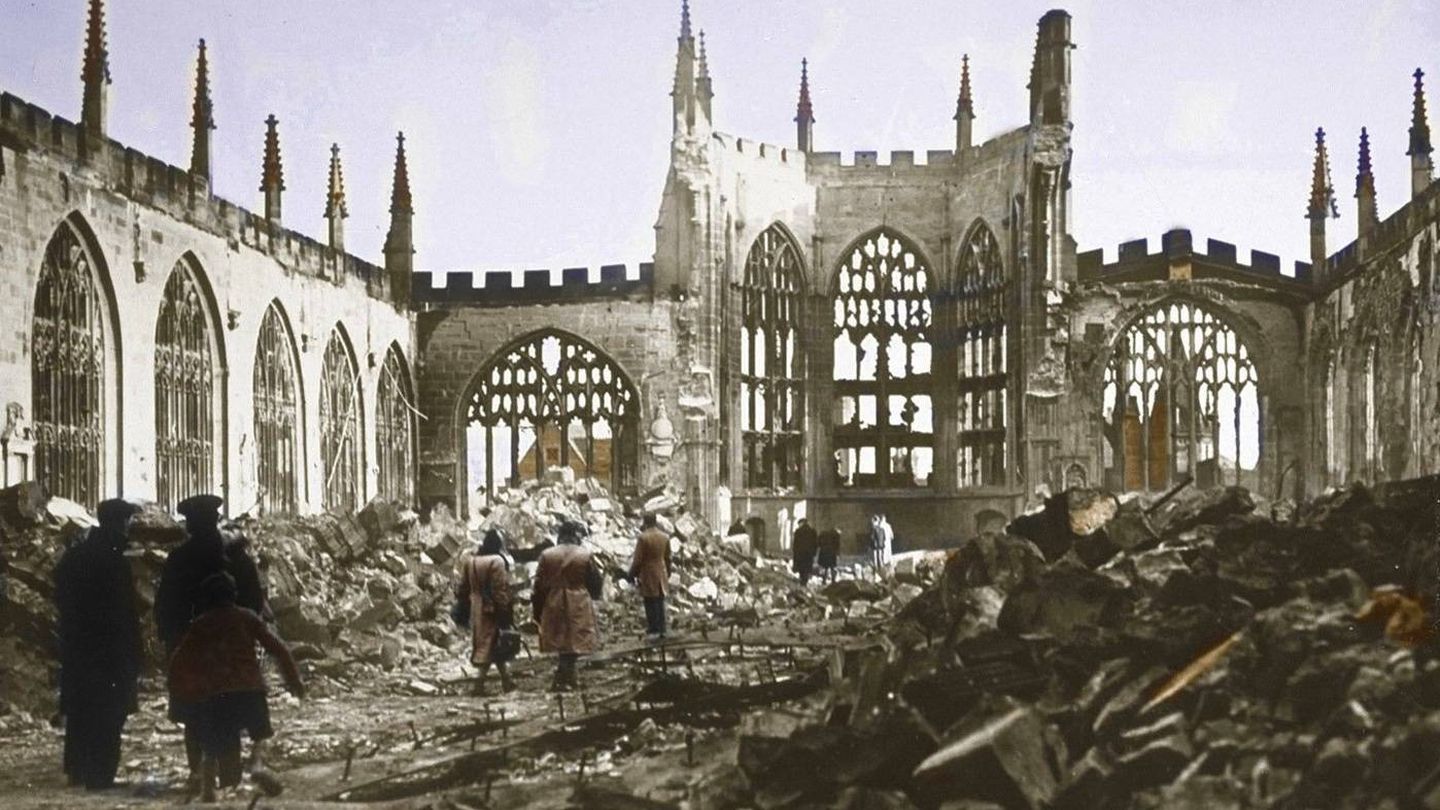 Ruinas de la catedral de Coventry.