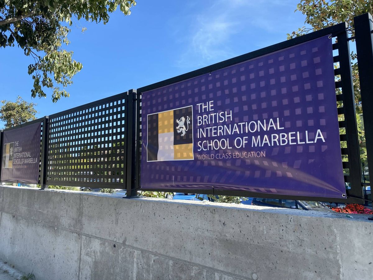 Foto: Exterior del British International School of Marbella. (Agustín Rivera)