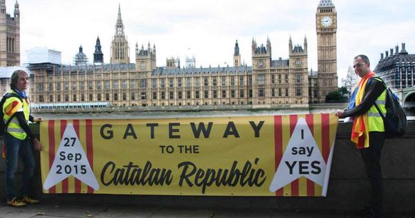 Foto: Acto organizado por ANC England frente a Westminster durante las elecciones al Parlamento de Cataluña en 2015.