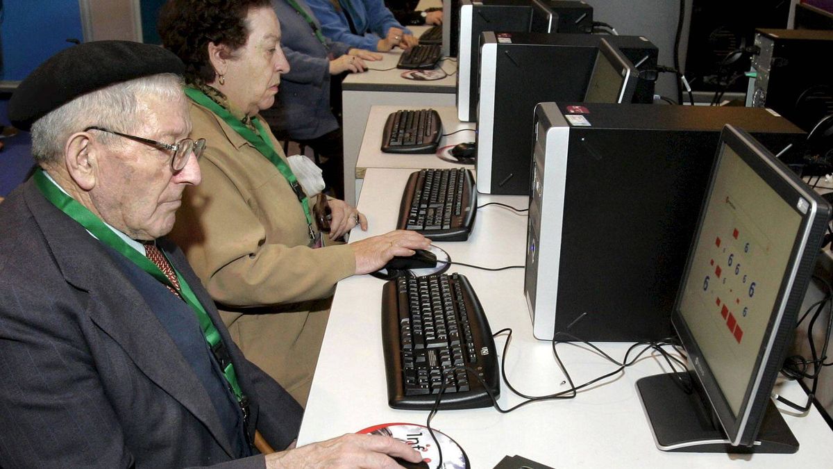 Reducir la brecha digital para prevenir la exclusión social de nuestros mayores