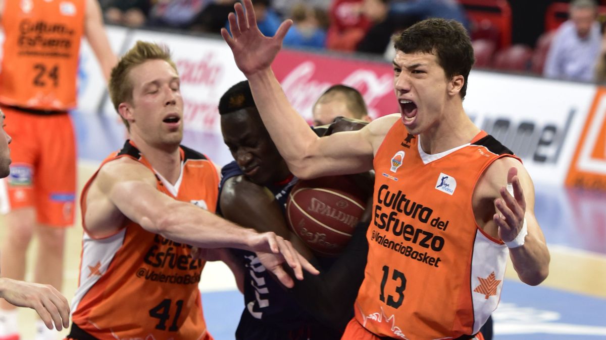 Valencia Basket se deja la condición de invicto ante Baskonia en el Buesa Arena