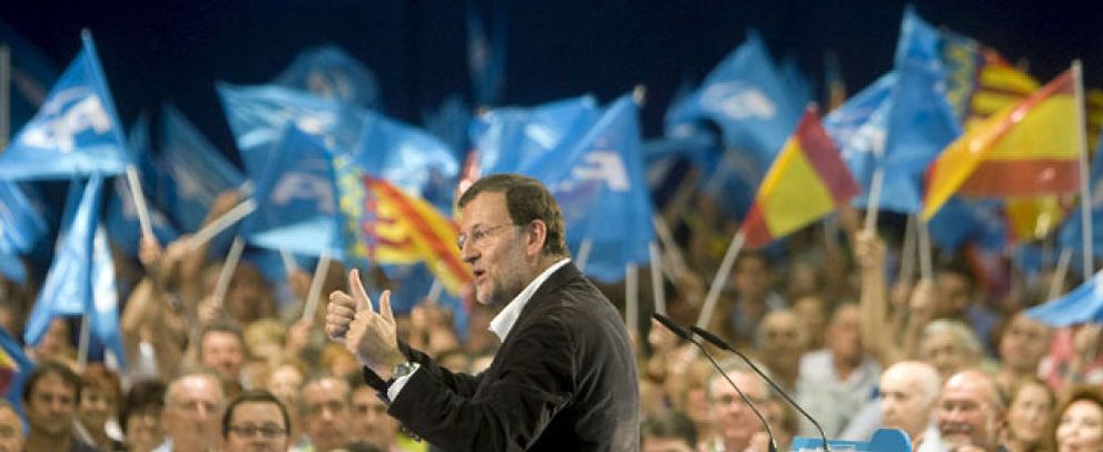 Foto: Camps promete a Rajoy un millón y medio de votos valencianos para llevarle a la "victoria necesaria"