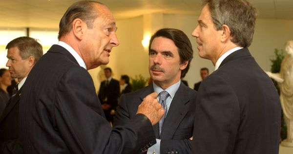 Foto: Jacques Chirac, Jose María Aznar y Tony Blair, en 2002 en una reunión de la OTAN. (EFE)