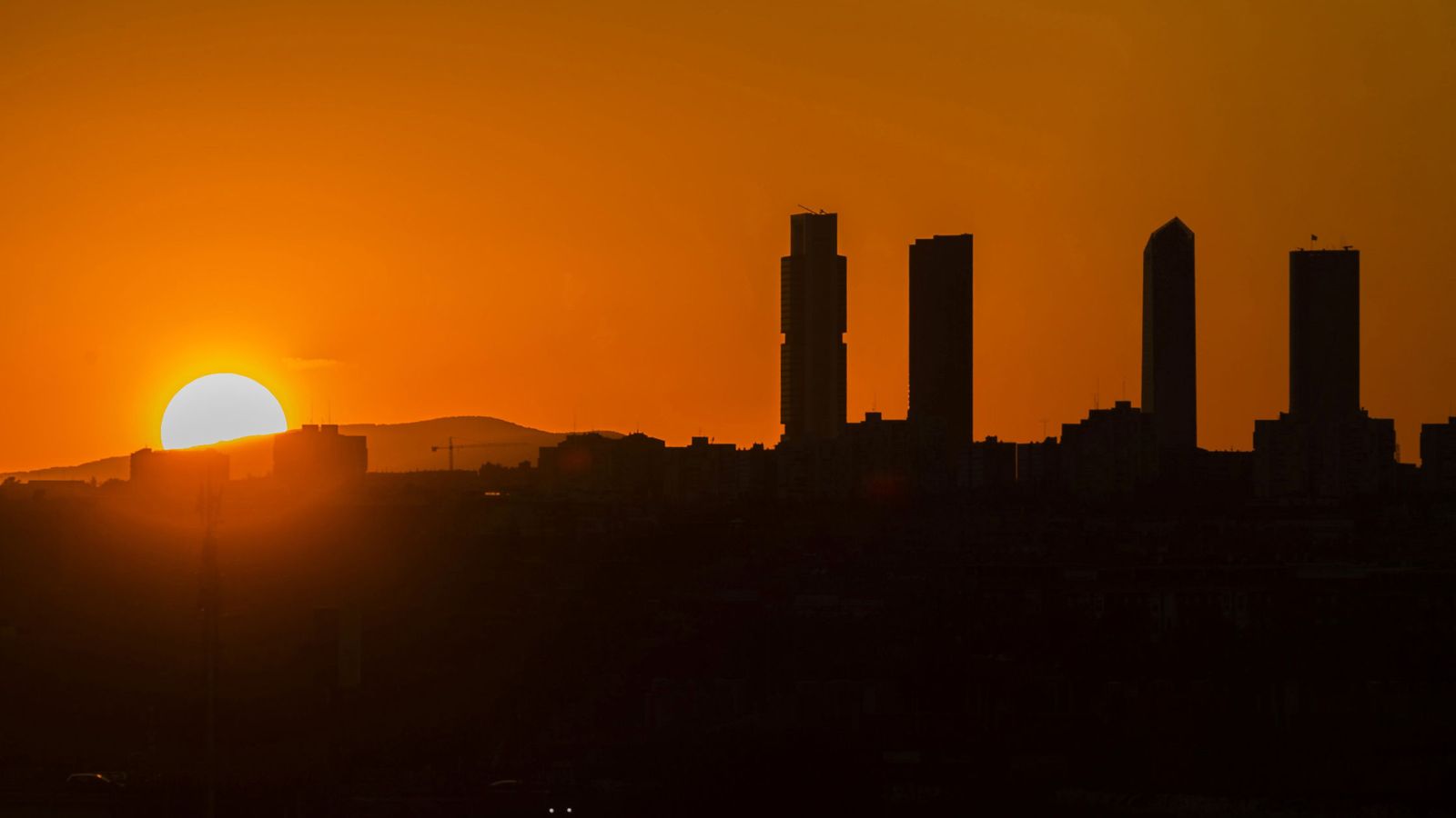Foto: Imagen de archivo del 'skyline' de Madrid. (EFE)