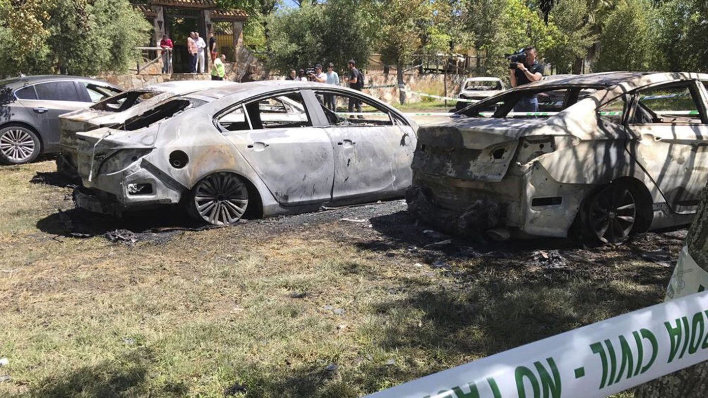 Nueve vehículos de Cabify quemados en Sevilla. (EFE)