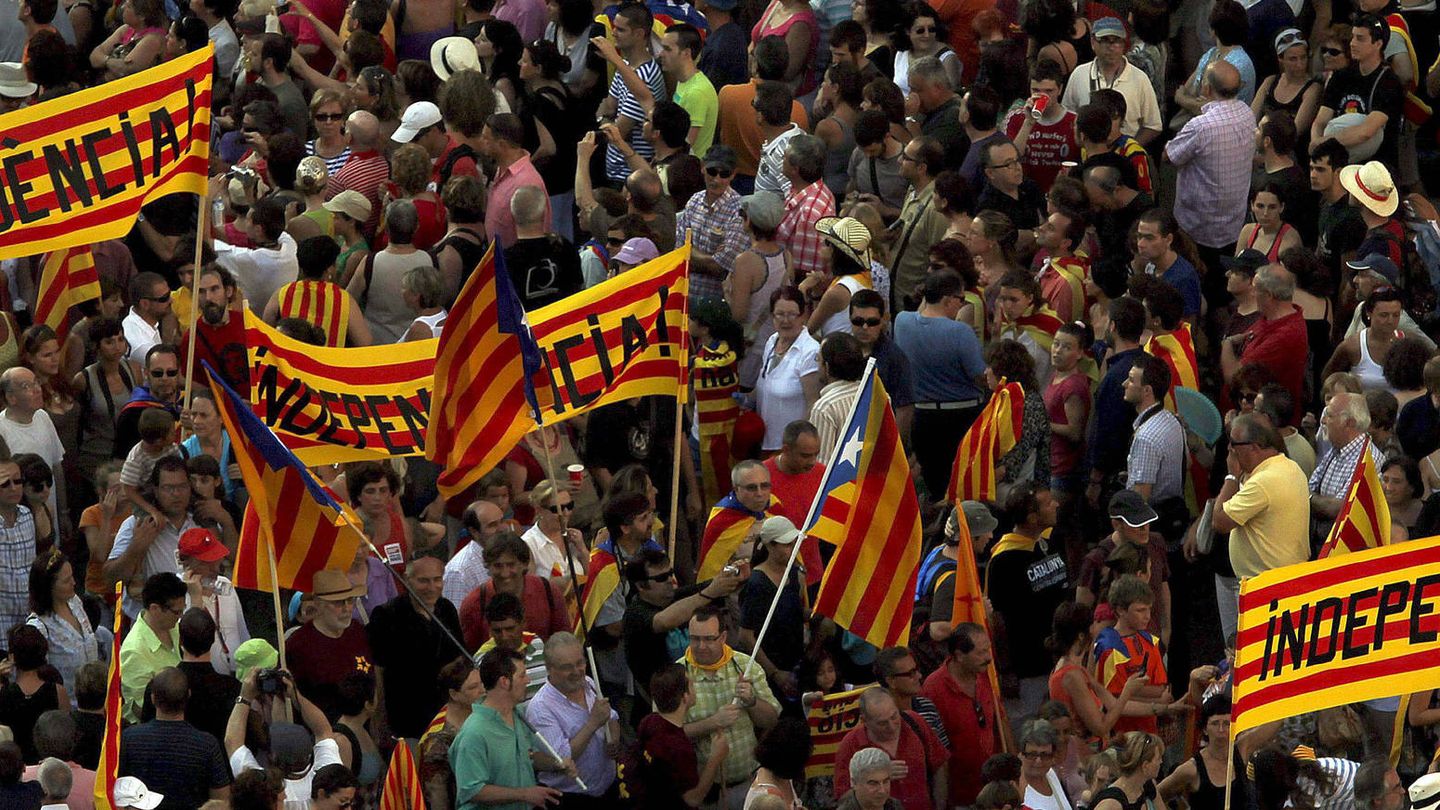 Manifestación contra la sentencia del Constitucional sobre el Estatuto de Cataluña (Efe).