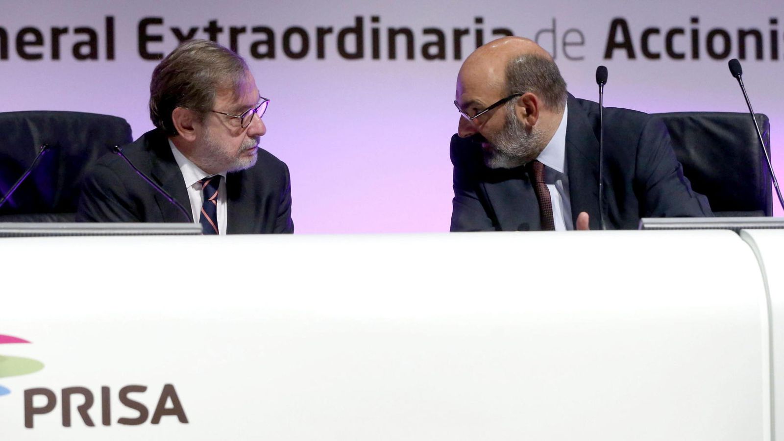 Foto: Juan Luis Cebrián, presidente del Grupo Prisa, junto a Fernando Abril Martorell, ex consejero delegado (EFE).