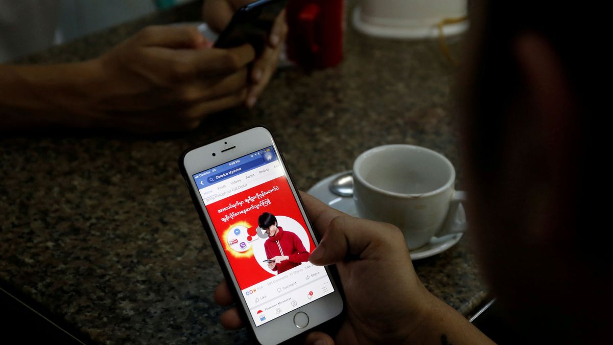 Facebook bloquea todos los perfiles vinculados al Ejército birmano