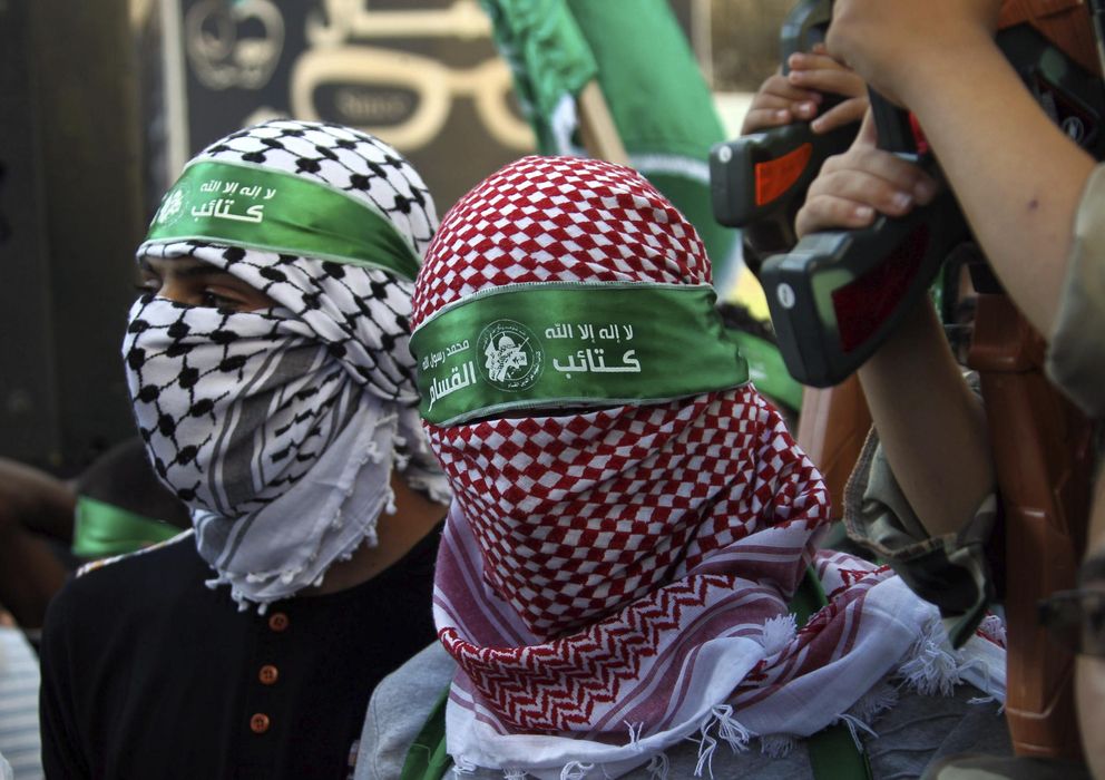 Foto: Simpatizantes de Hamás participan en una manifestación de apoyo al movimiento y en contra de Israel . (EFE)