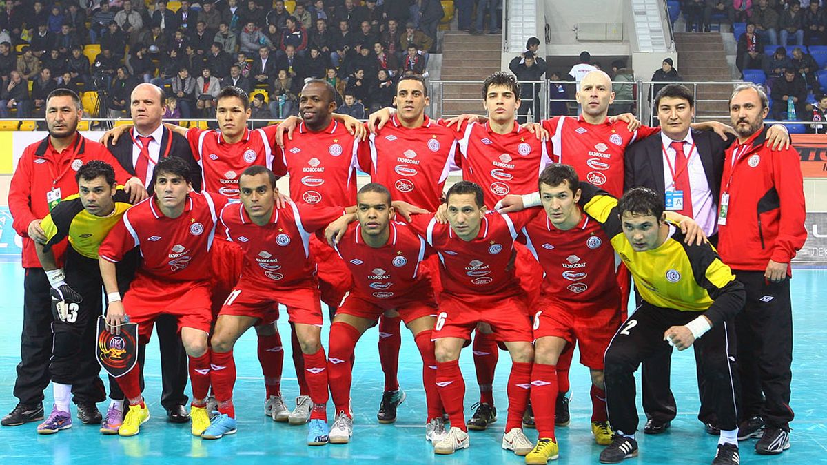 Kairat Almaty, el equipo más brasileño de Europa que reinventó el 'portero-jugador'