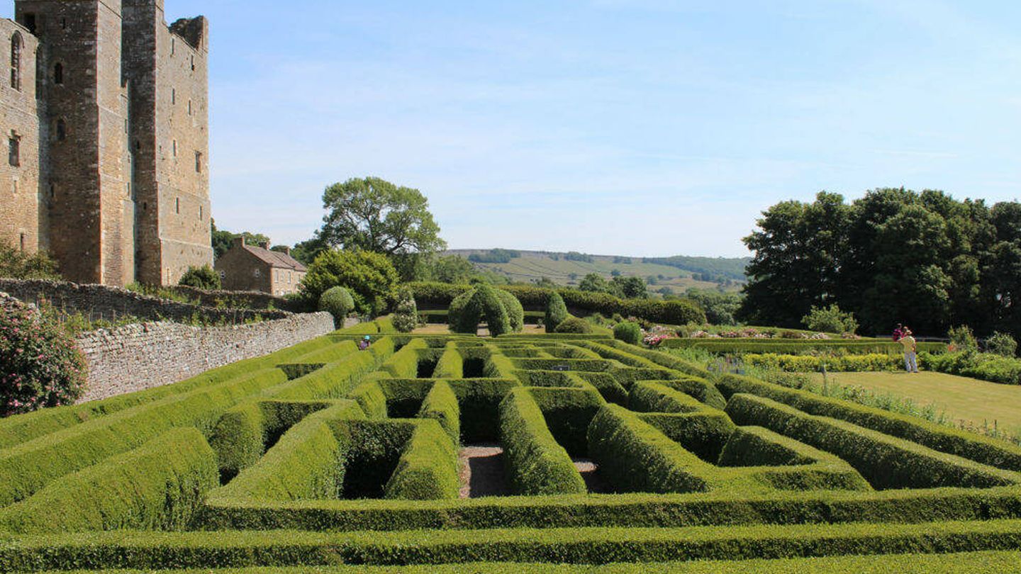 Vista de uno de los jardines del castillo de Bolton. (Cortesía Bolton Castle)