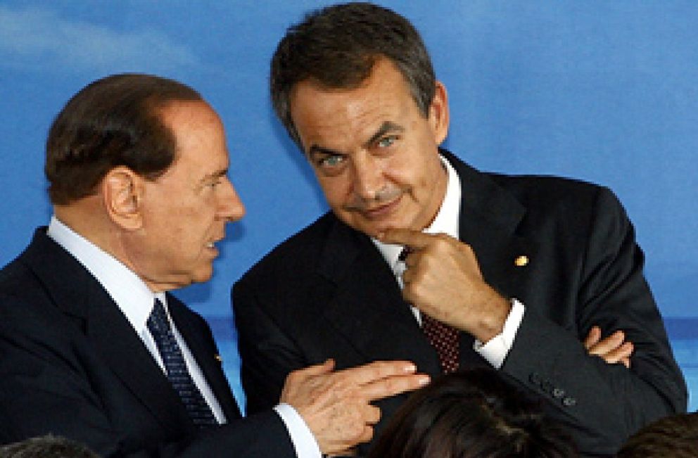 Foto: Las dos ‘lecciones’ de Berlusconi a Zapatero en política recaudatoria: amnistía fiscal y regularización de inmigrantes