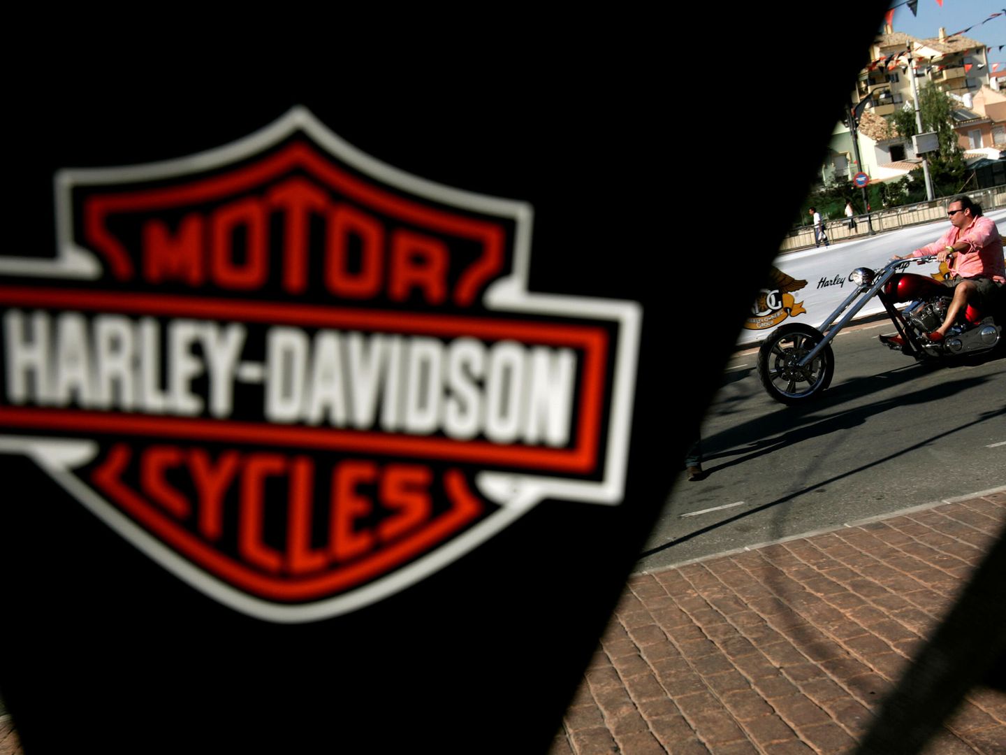Logo de Harley Davidson en una concentración motera. (Reuters)